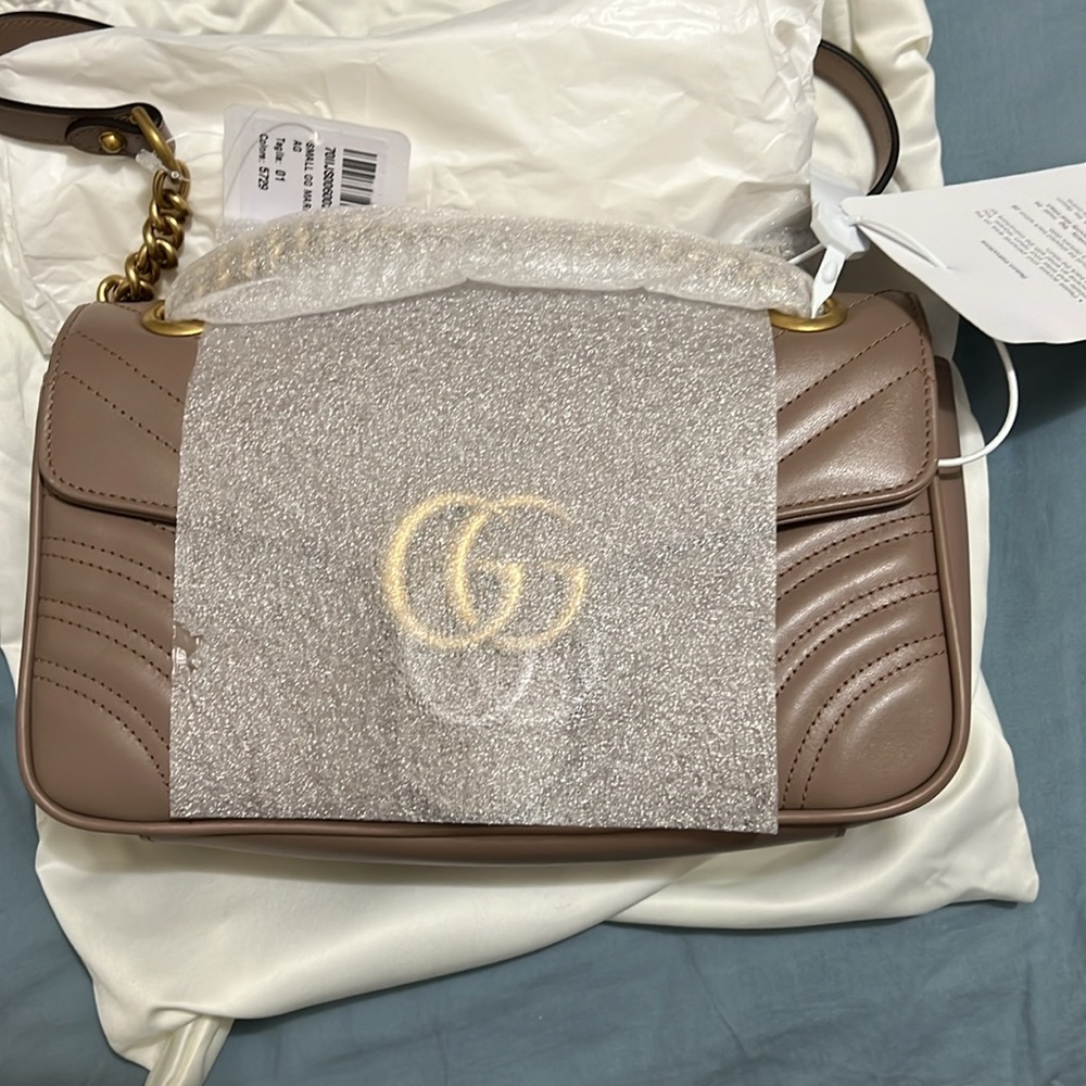 Gucci Small GG Marmont 2.0 leather bag